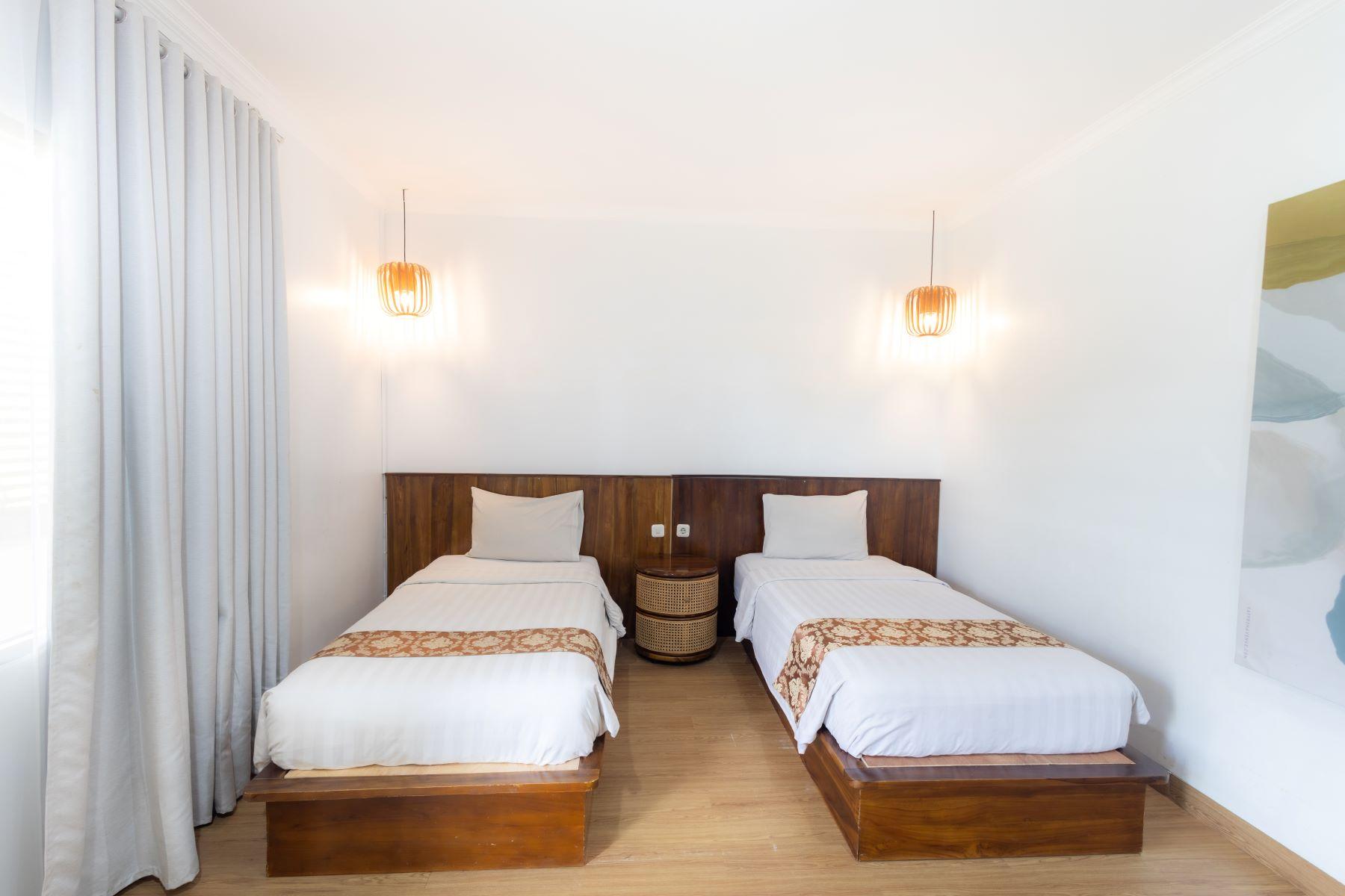 Deluxe, Twin Beds