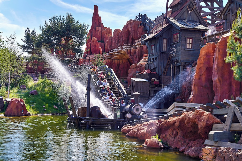 DISNEYLAND HOTEL 59/62