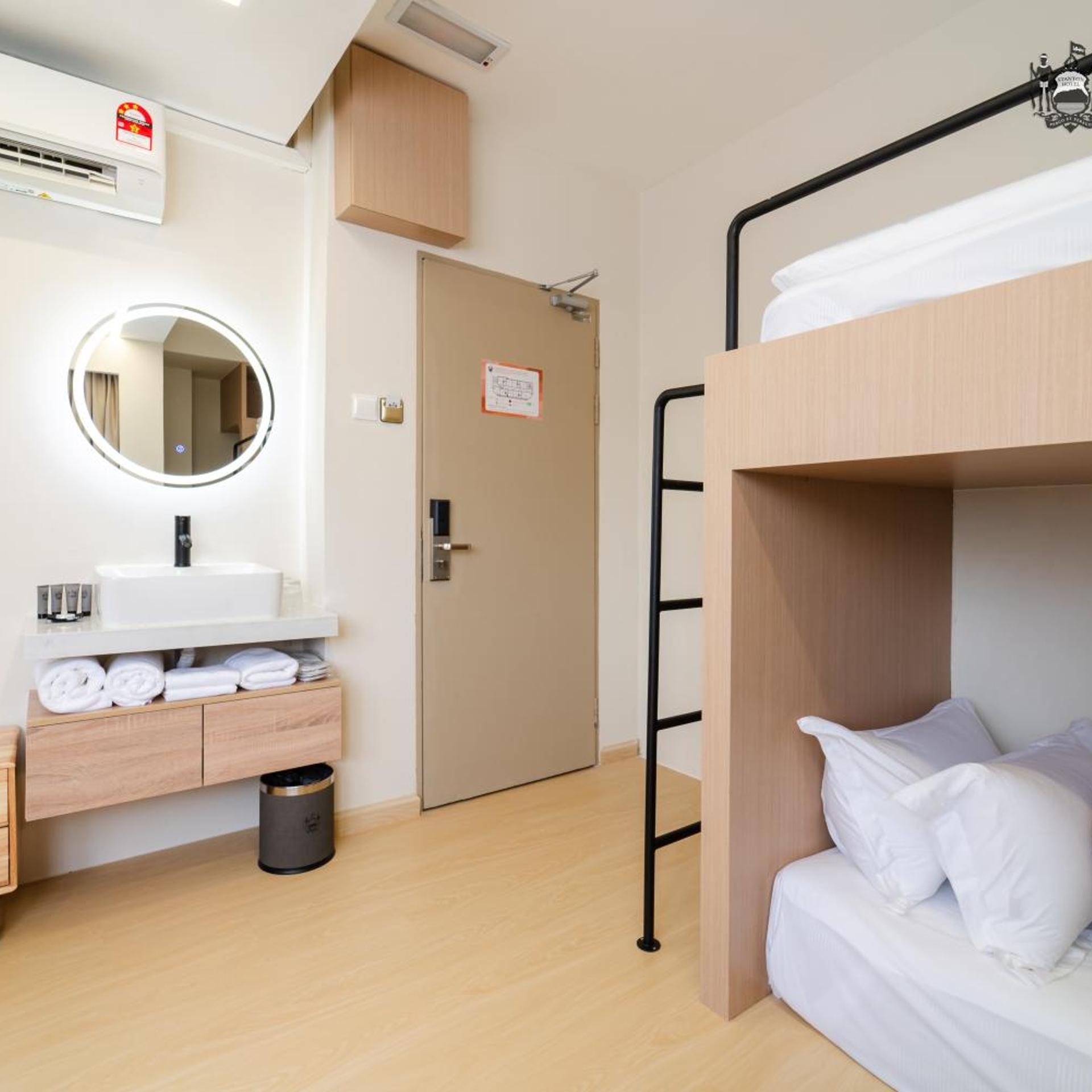Stanton Gaya Hotel 29/49
