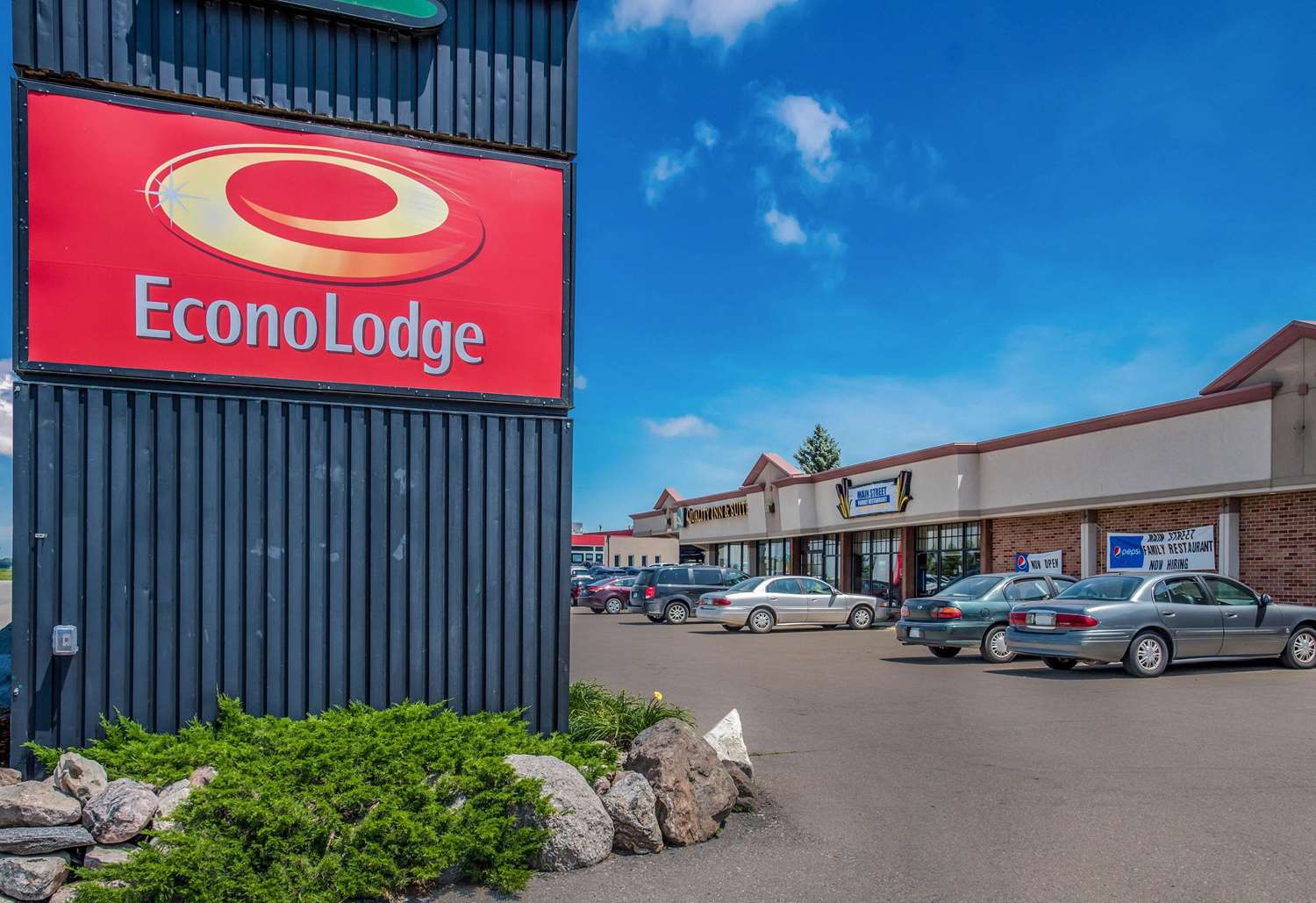 Econo Lodge Albert Lea 14/17