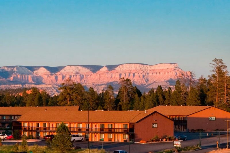 Bryce View Lodge 42/44