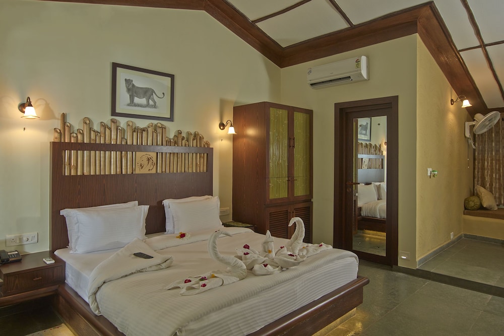 Asiatic Lion Lodge 10/50