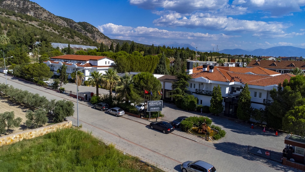 Herakles Thermal Hotel 48/57