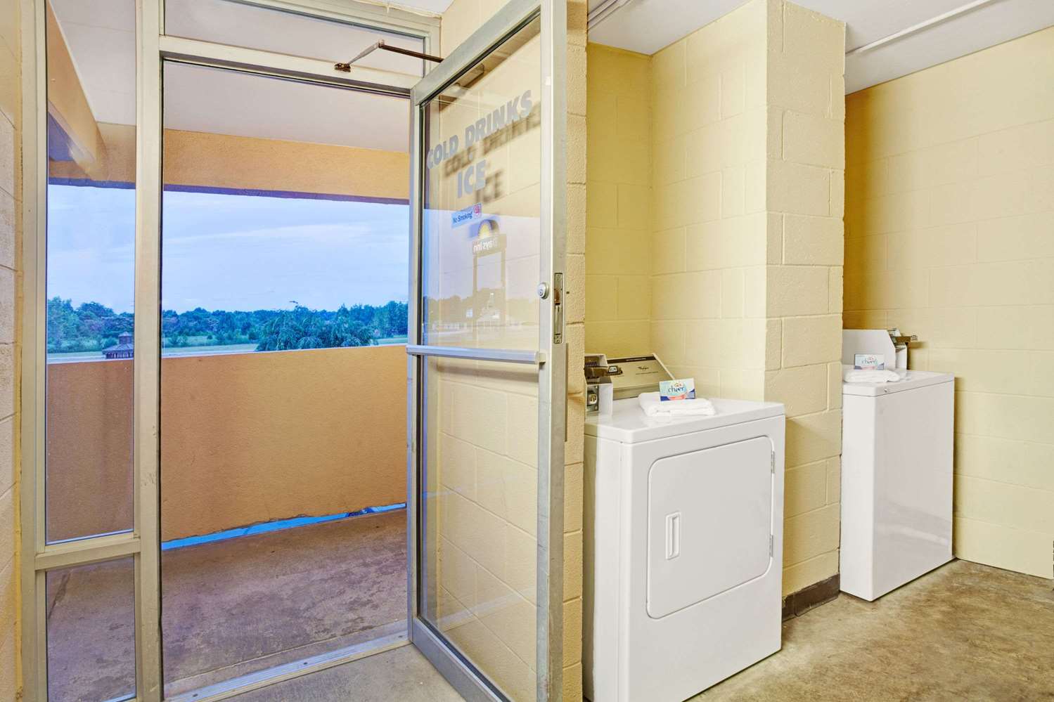 Days Inn by Wyndham Clarksville TN 53/53