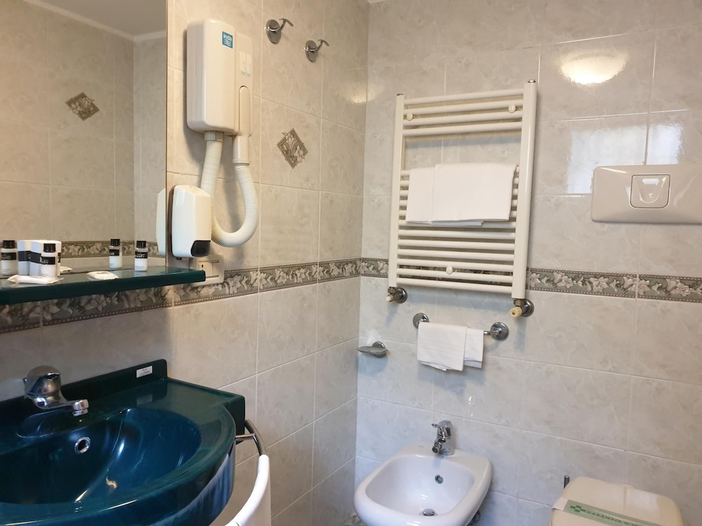 Hotel Villa Cipro 58/62