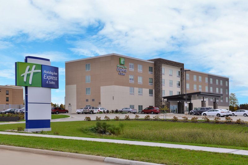 Holiday Inn Express Suites Marshalltown 2/48