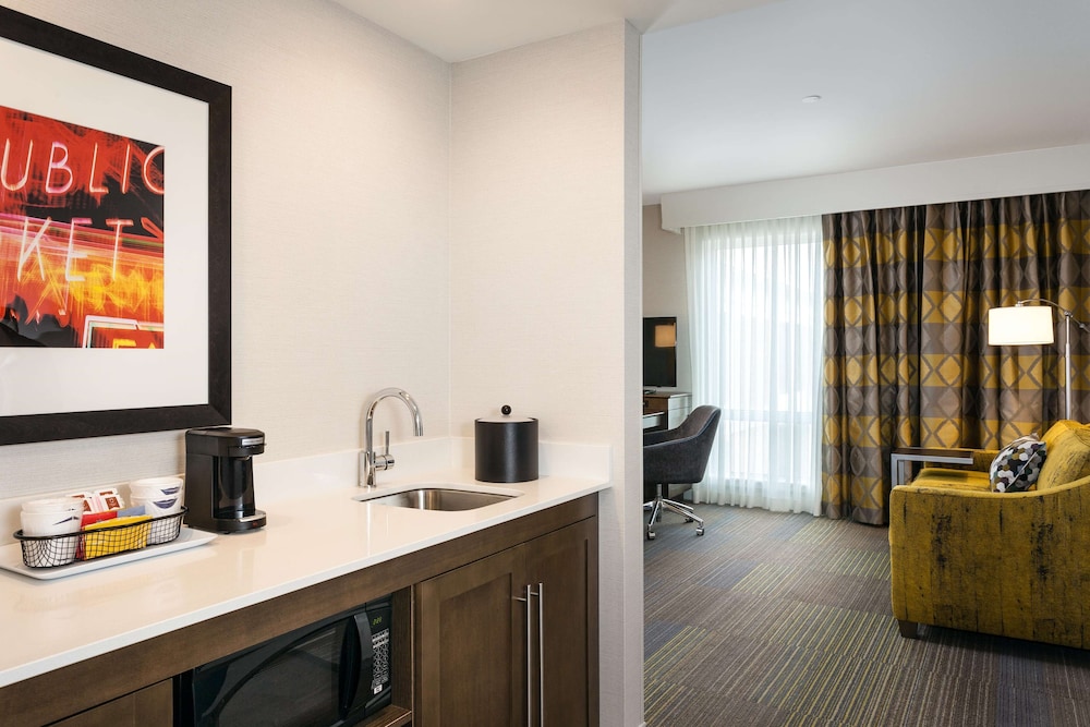 Hampton Inn Suites By Hilton Seattle Northgate 39/53