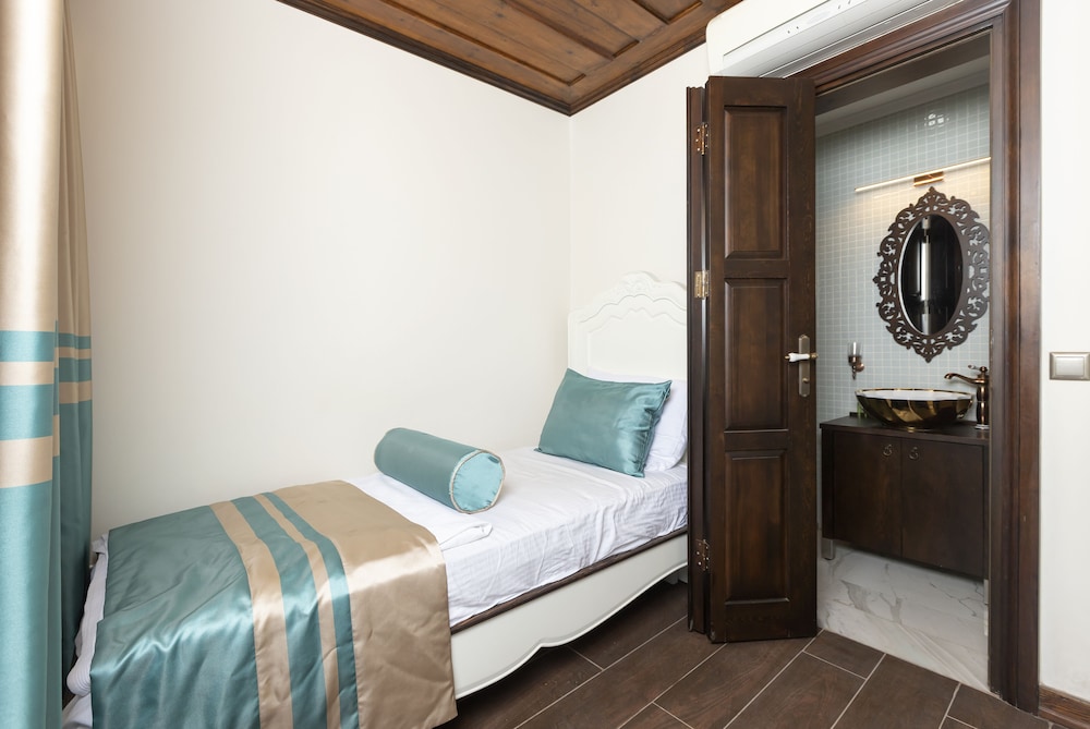 Marina Foca Hotel 12/50