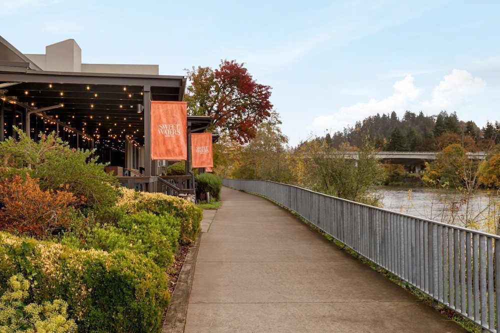 Valley River Inn 45/50