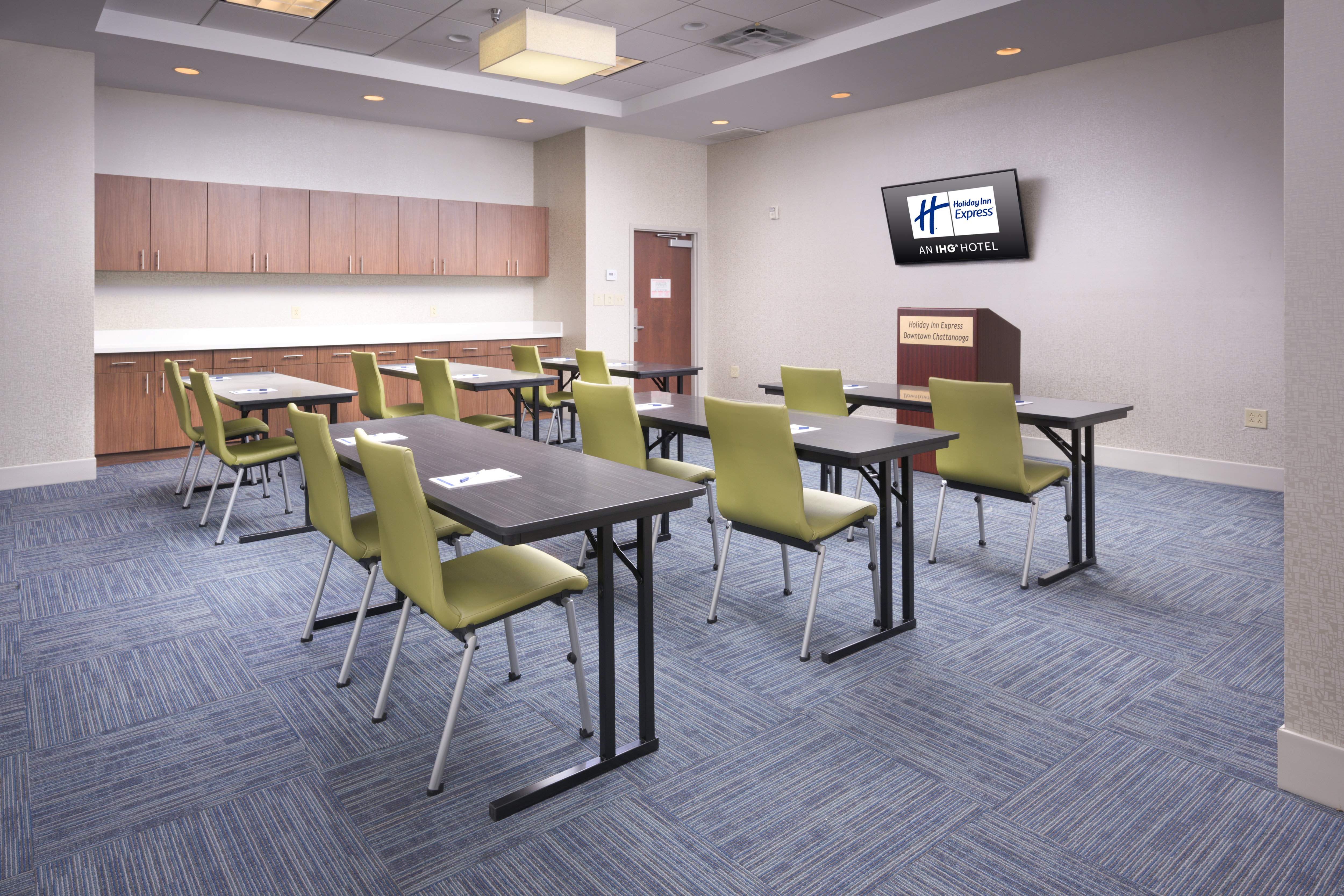 Holiday Inn Express Hotel And Suites Chattanooga Downtown 44/52
