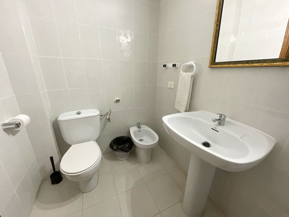APARTAMENTOS BERNAT PIE DE PLAYA 3000 67/68