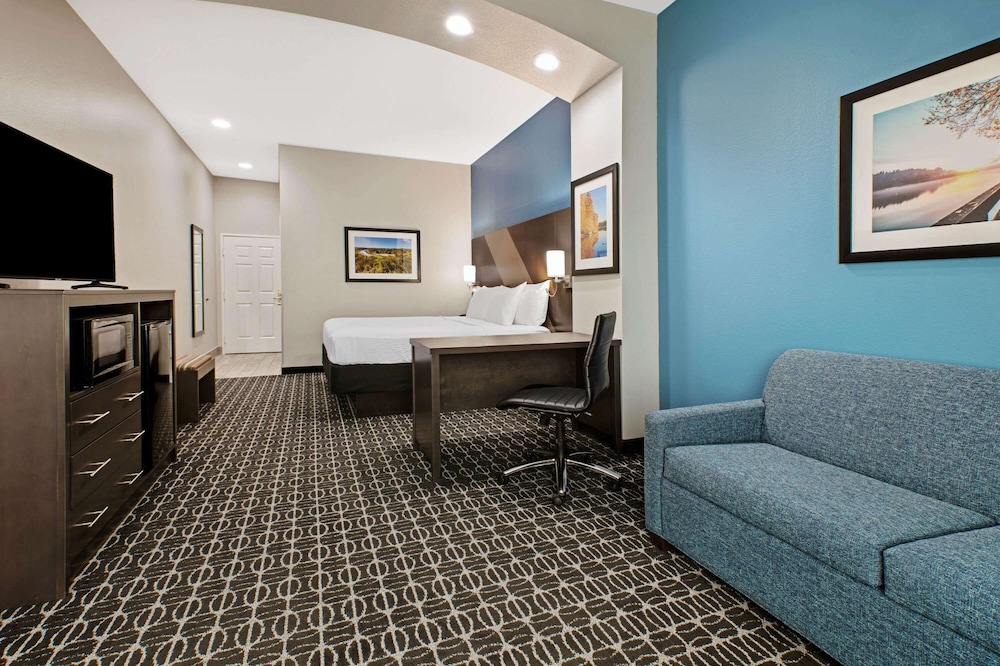 La Quinta Inn Suites By Wyndham Sulphur Springs 34/47