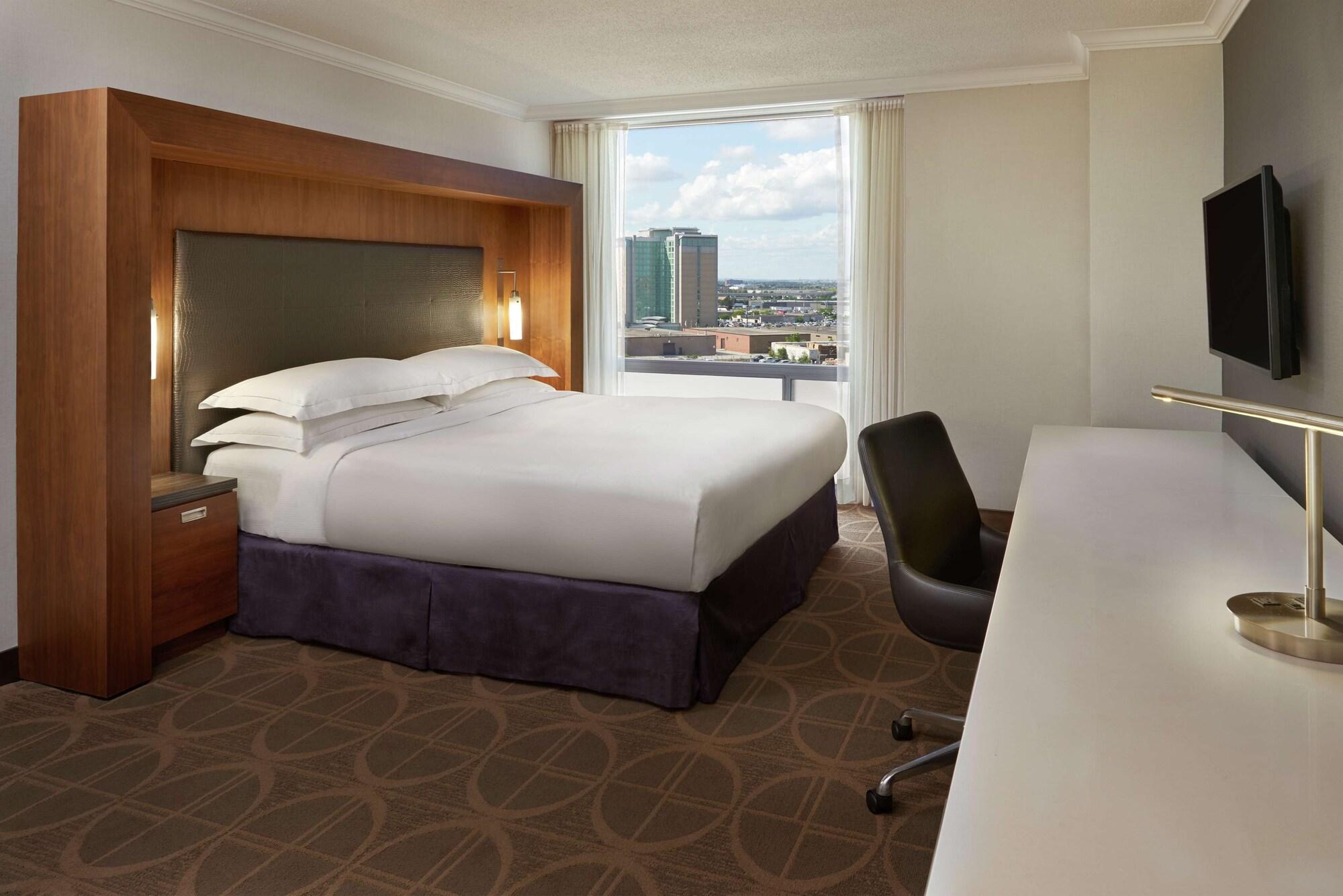 Tower, King Bed, South Tower