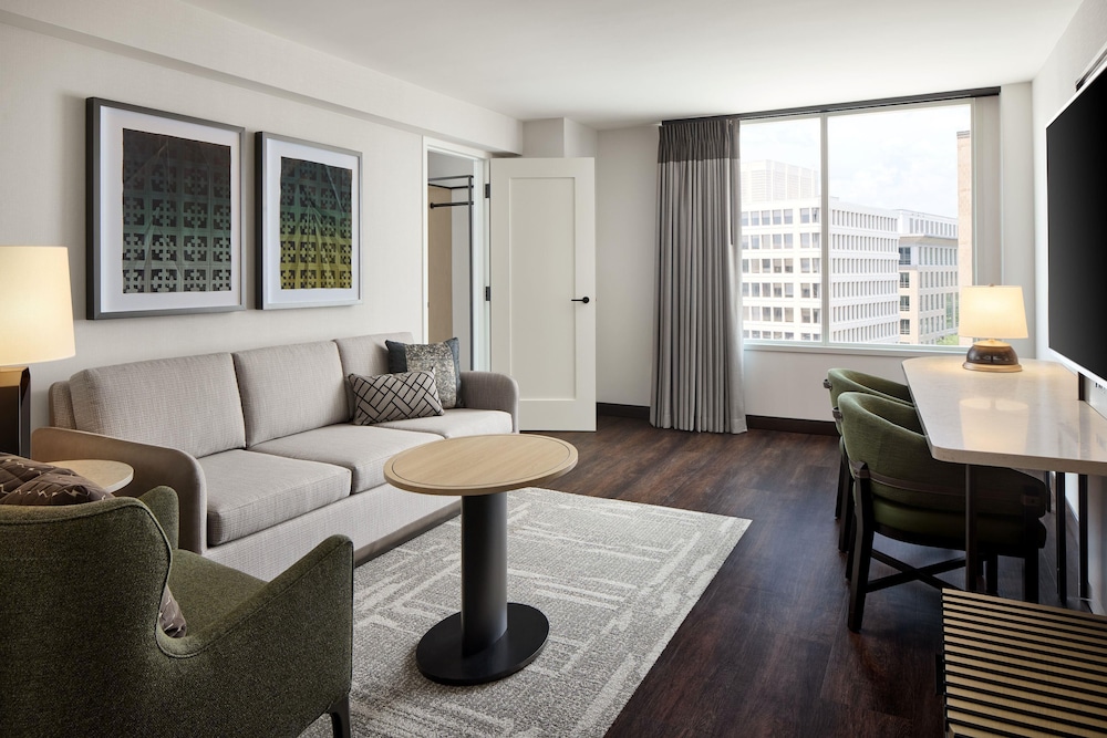 Hyatt Regency Washington 55/83