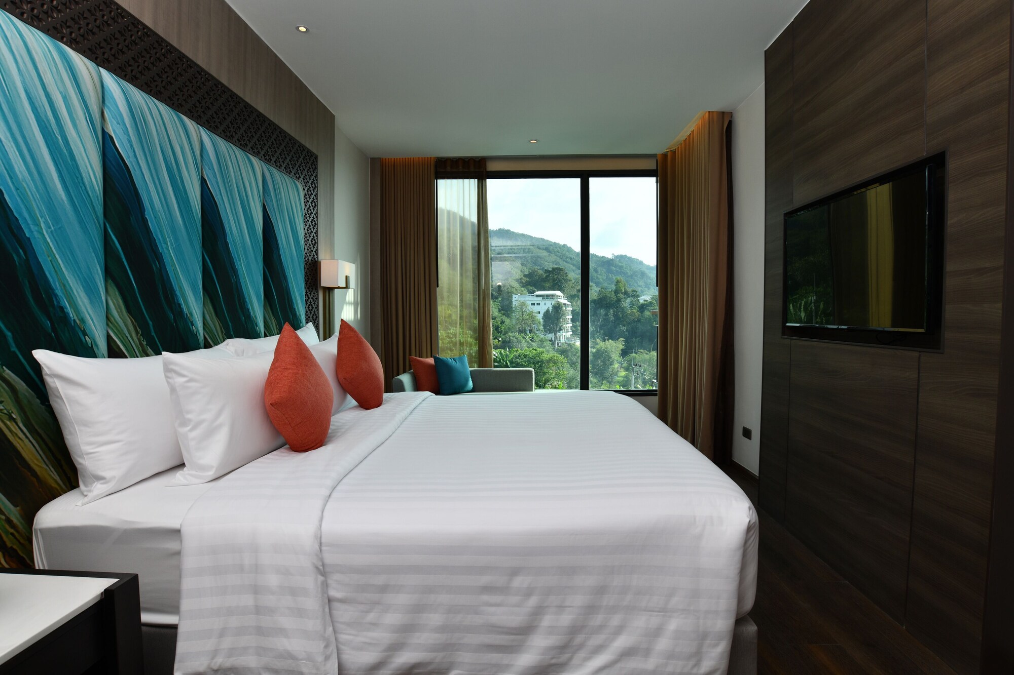 1 BEDROOM, SUITE, MOUNTAIN VIEW