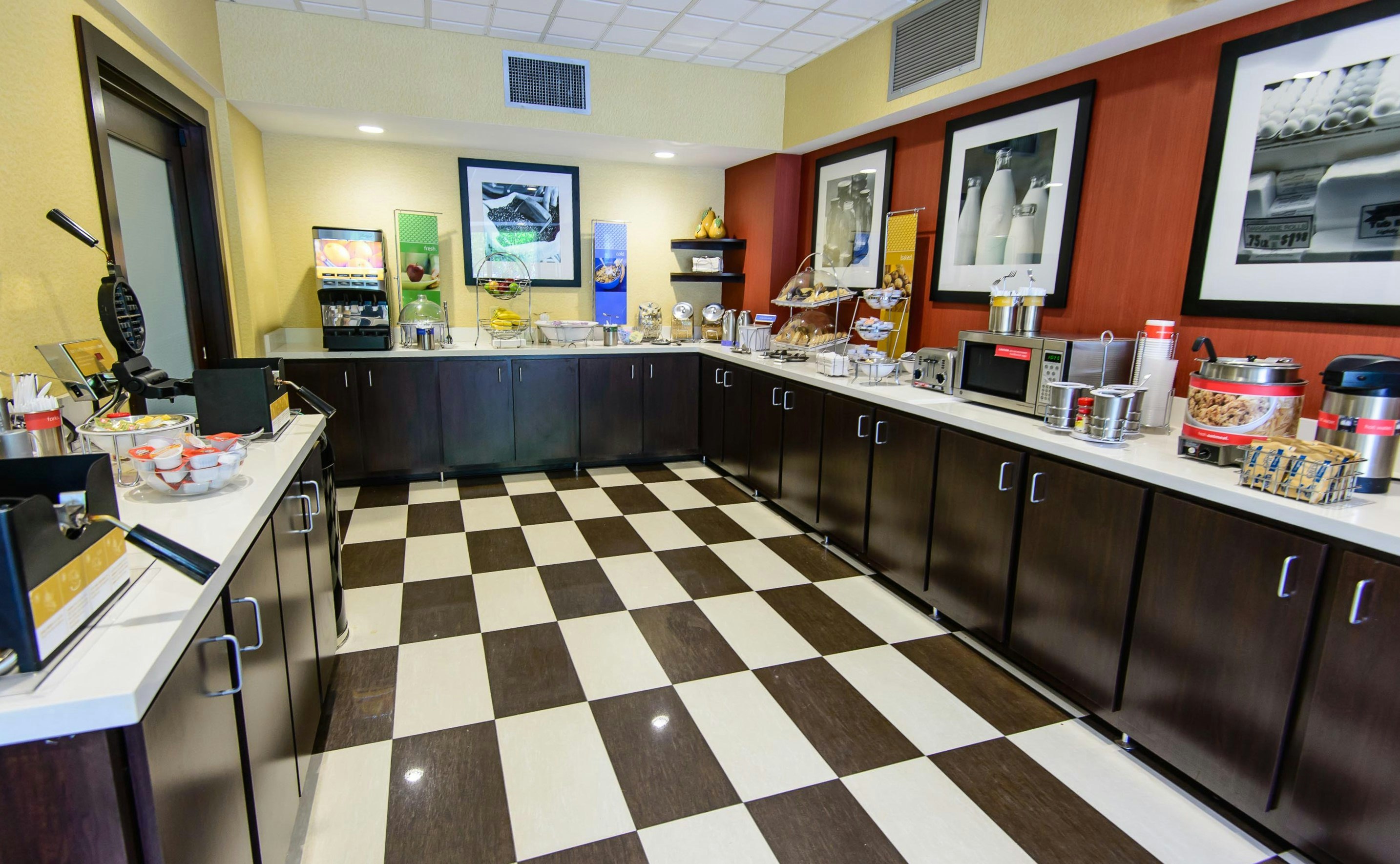 Hampton Inn Houston-Pearland 14/81