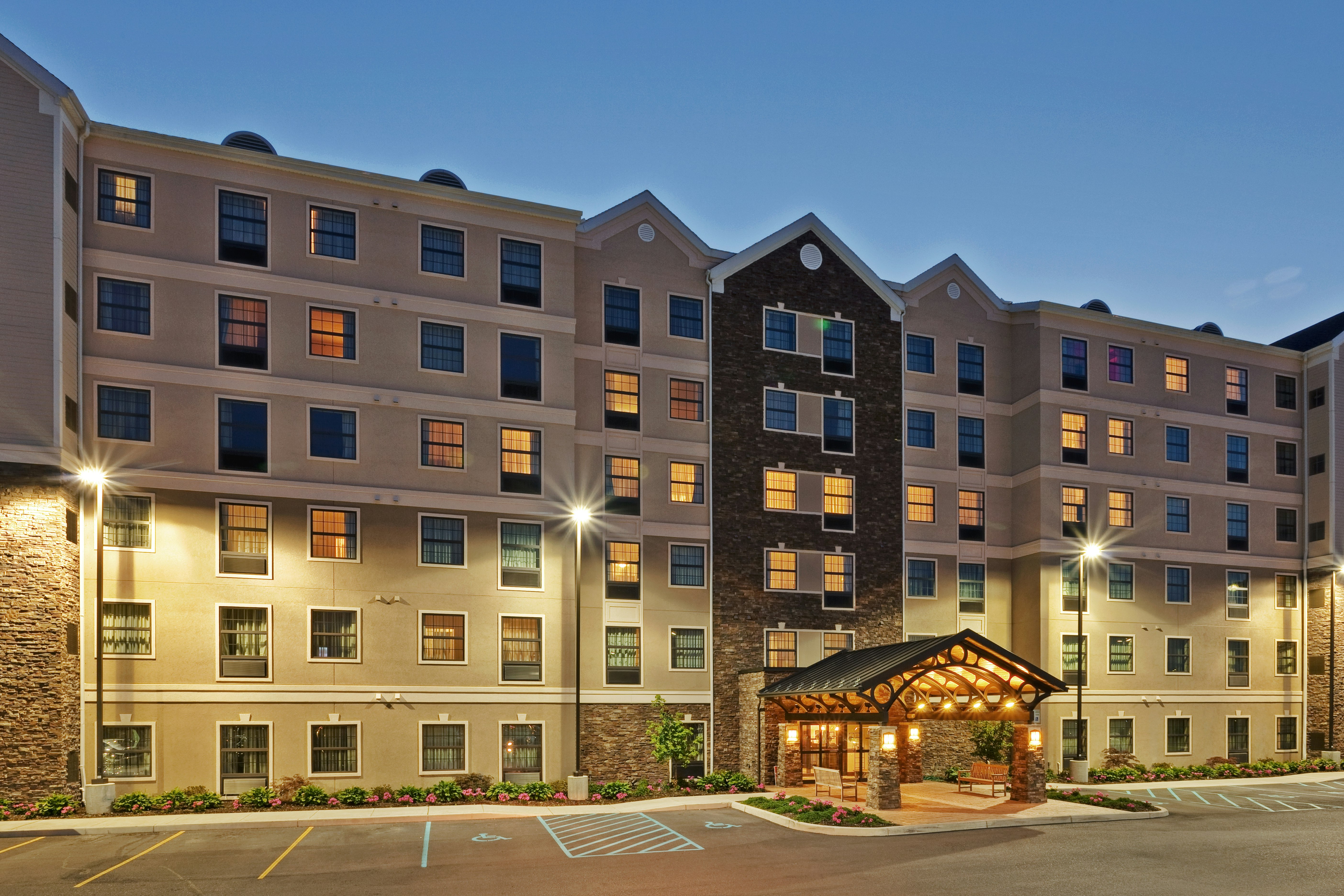 Staybridge Suites Buffalo 4/76