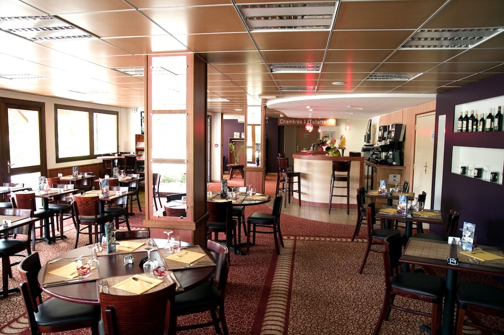 Brit Hotel Agen - L Aquitaine 38/53