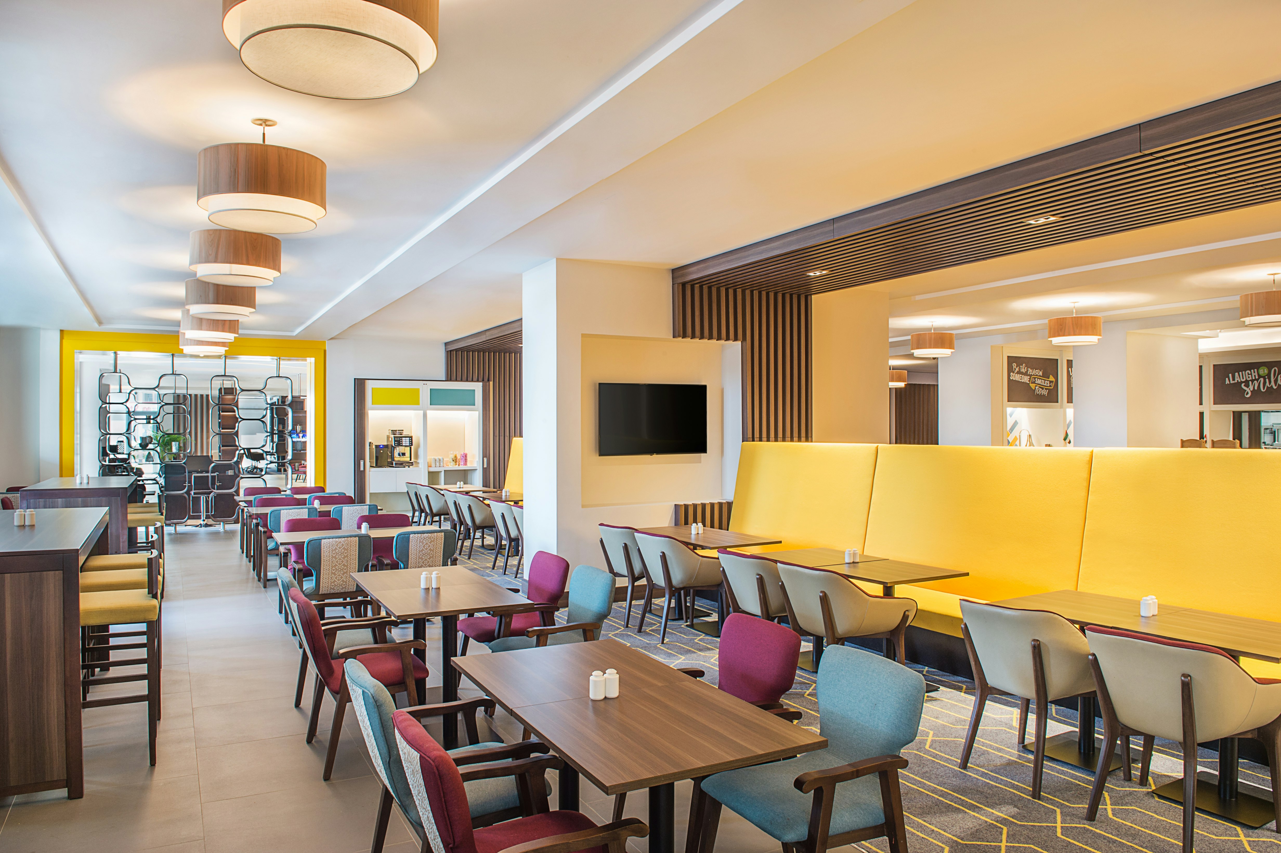 Hampton by Hilton Dubai Airport 16/25