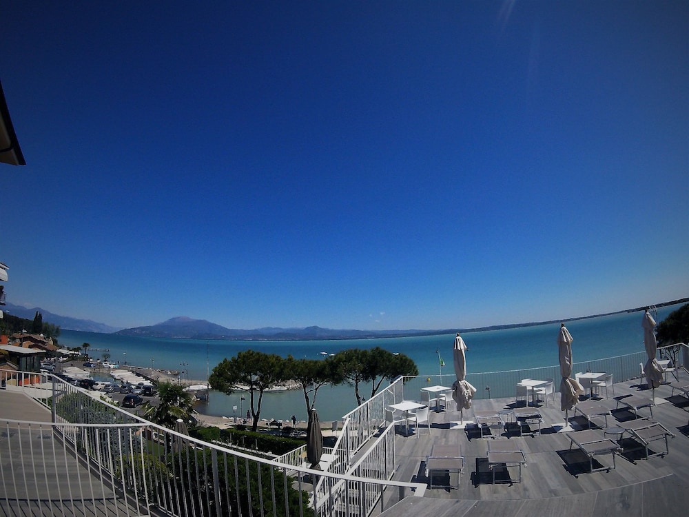 Hotel Ca' Serena 36/50