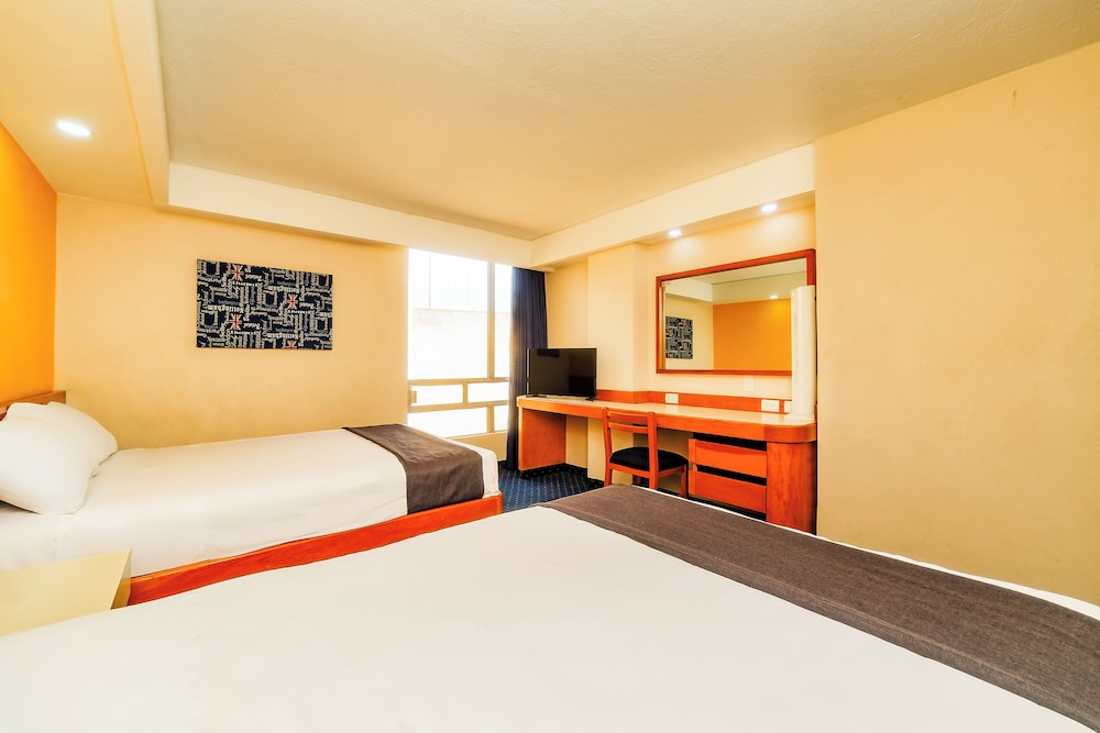 STANDARD, 2 DOUBLE BEDS