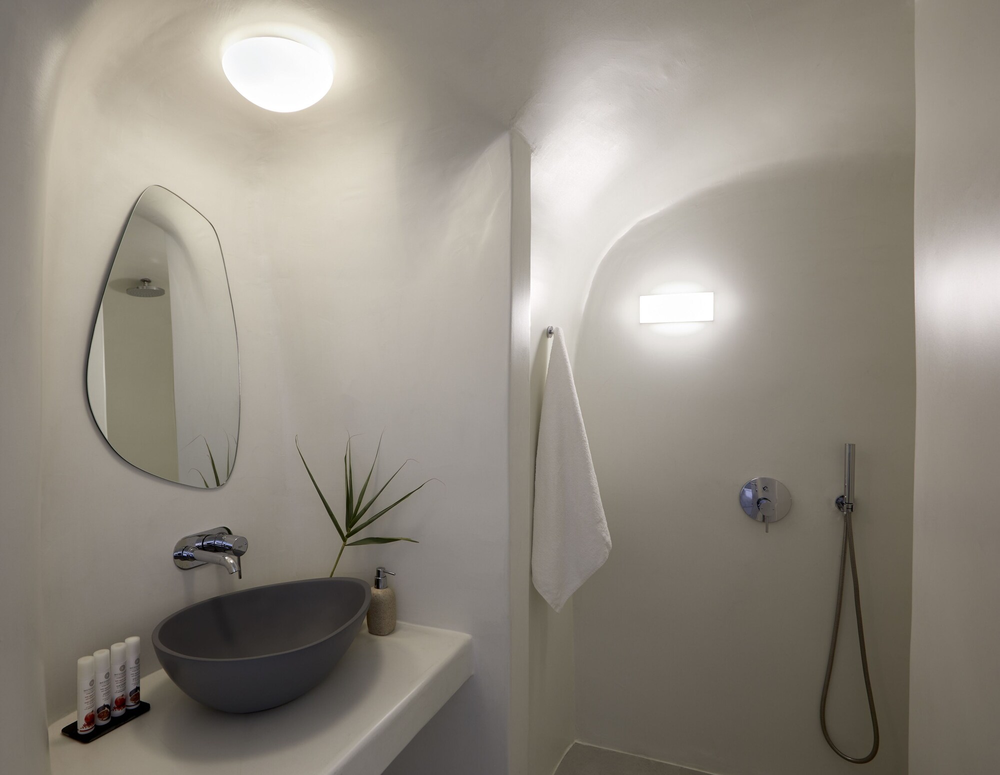 1 Bedroom, Executive, Village, Villa, King Bed, Partial Sea View