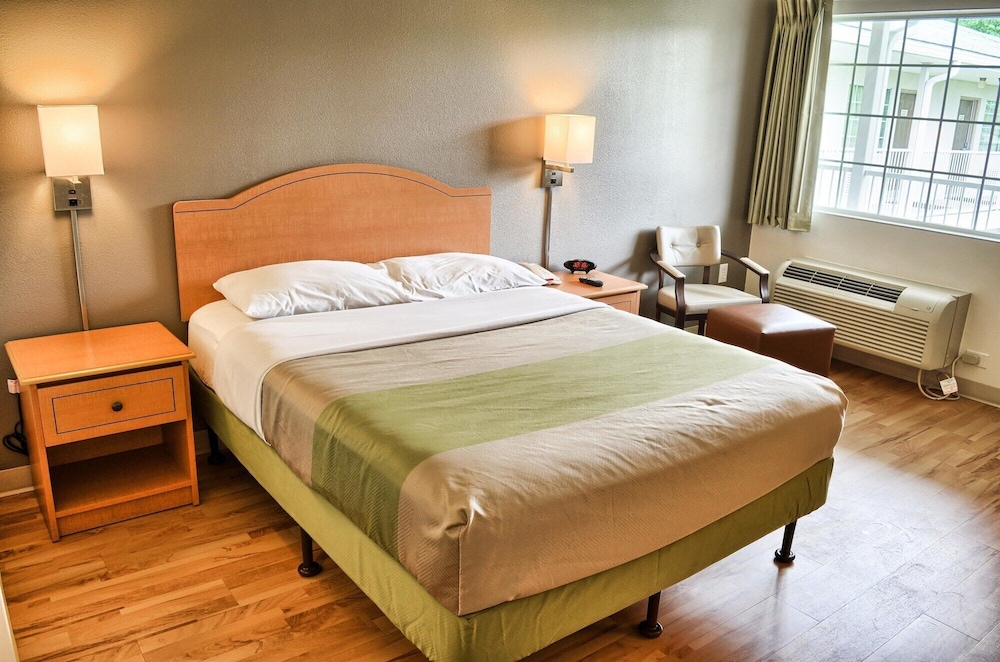 Studio 6 Extended Stay - Pascagoula, MS 24/42