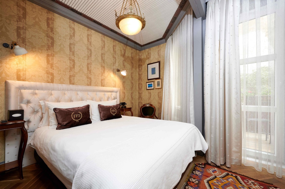 Faik Pasha Hotels 25/76