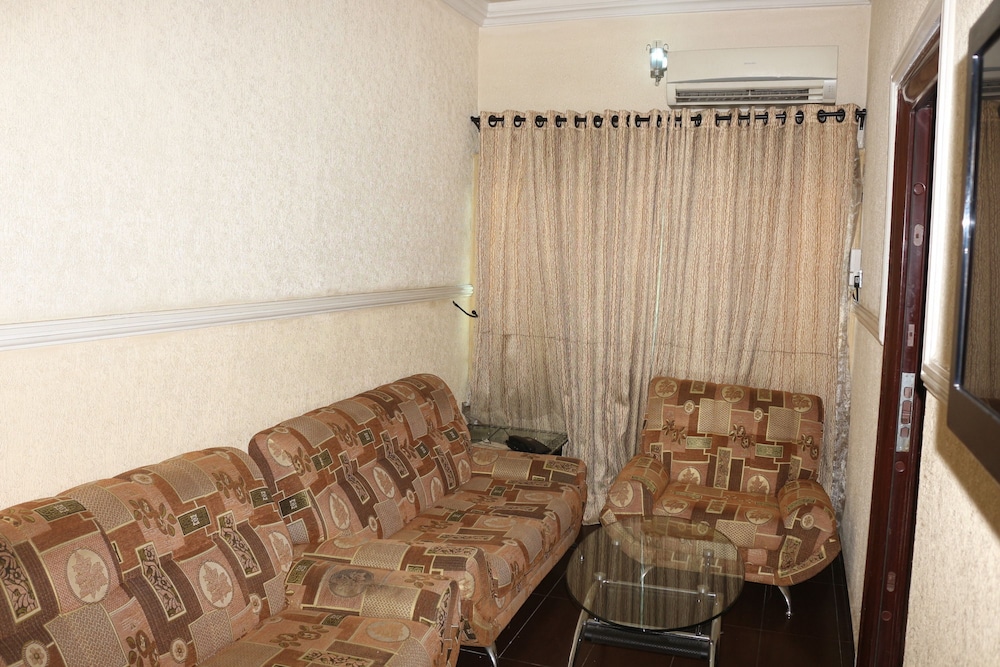 Entry Point Hotel 27/49