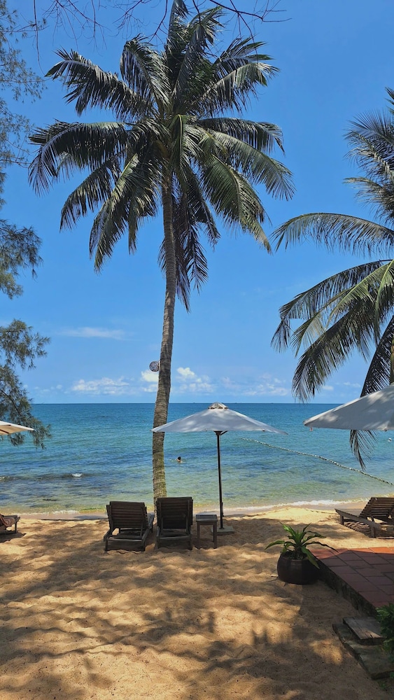 Ancarine Beach Resort 64/72