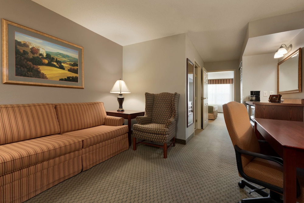 Country Inn and Suites by Radisson St Cloud East MN 26/34