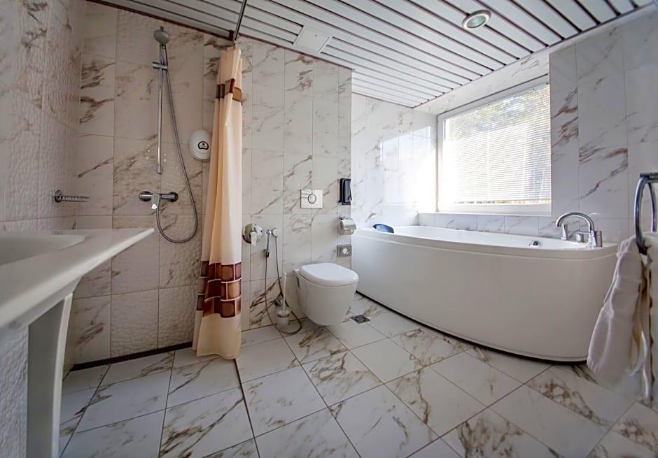 Noorus Spa Hotel 78/79