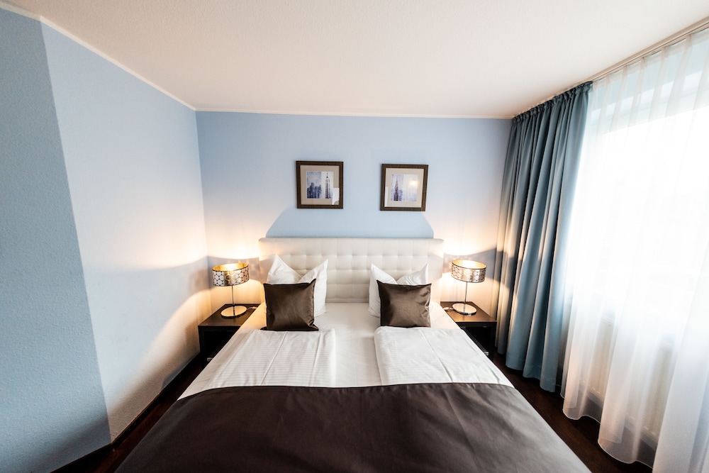 Mauritius Hotel And Therme Cologne 22/75