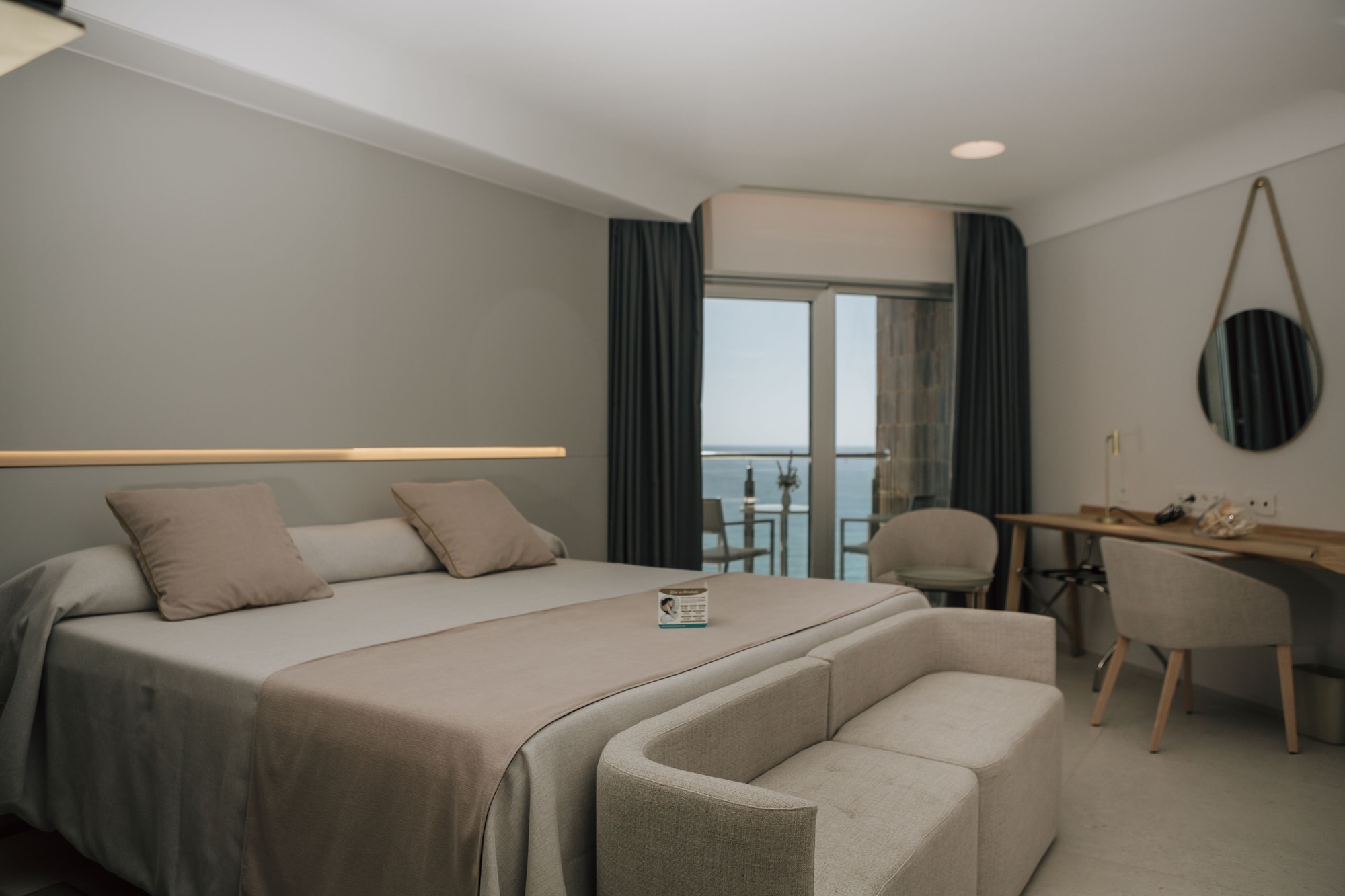 Innside, Premium, King Bed, Sea View