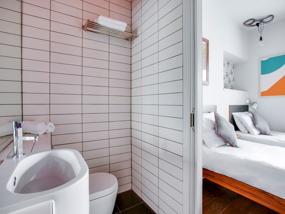 OYO Fab Guest House 43/47