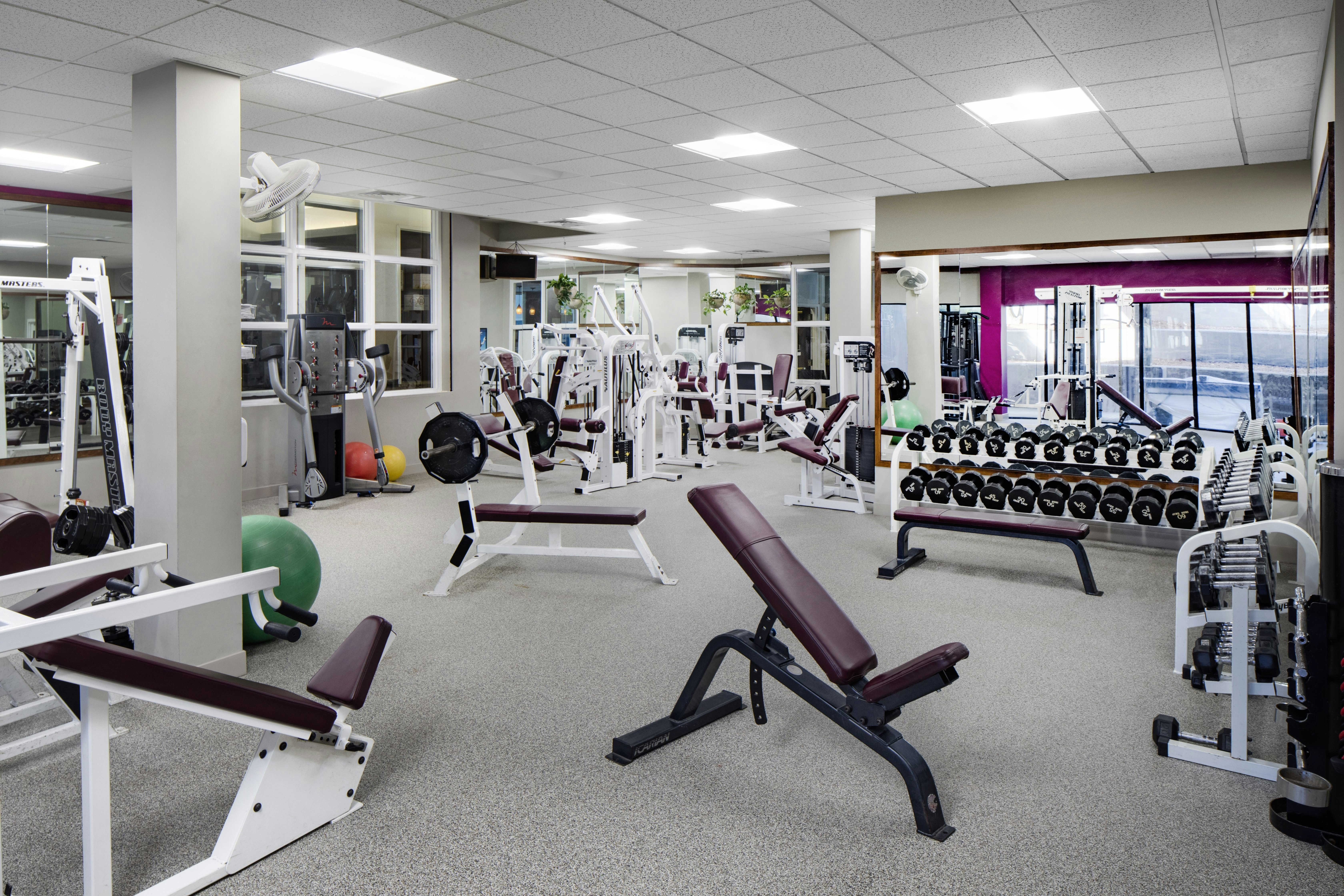 DoubleTree by Hilton Nashua 4/33
