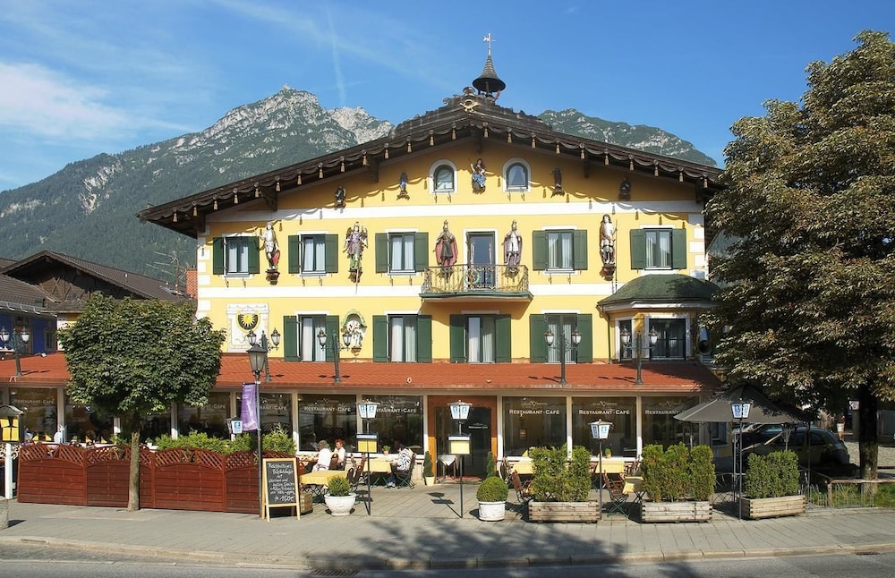 ATLAS Posthotel 2/67