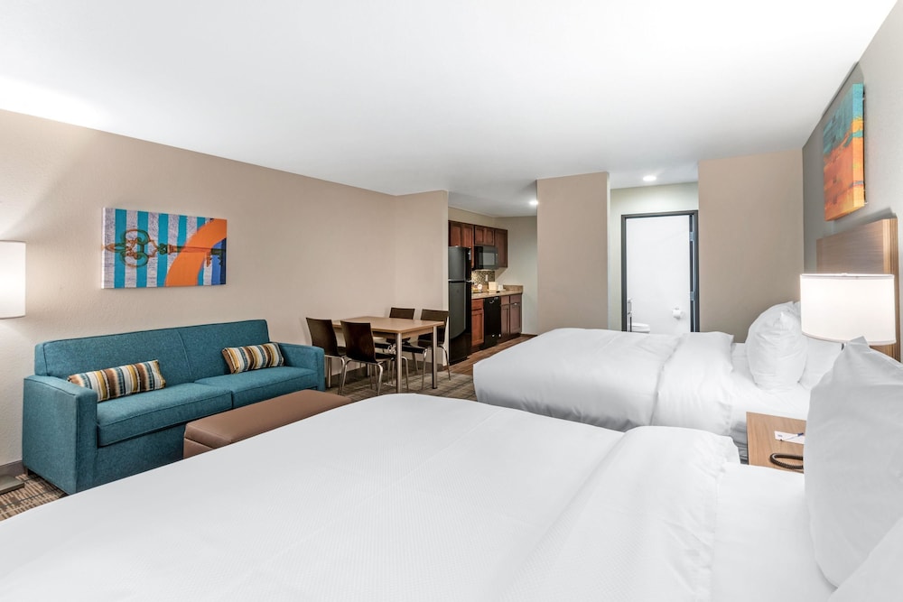 MainStay Suites Denver International Airport 9/44