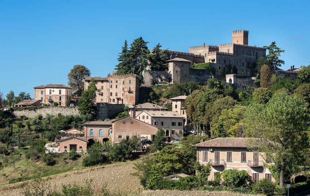 Antico Borgo Di Tabiano Castello 1/36