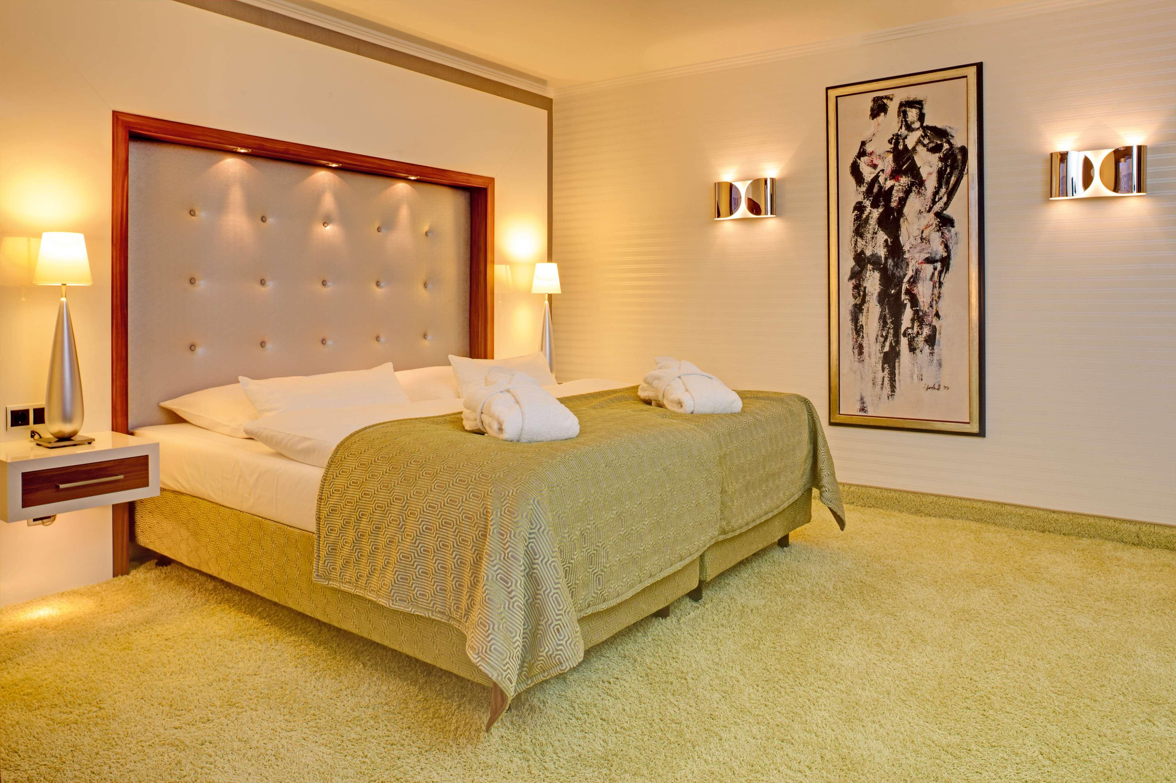 Special, Deluxe, Double Bed, Living Area