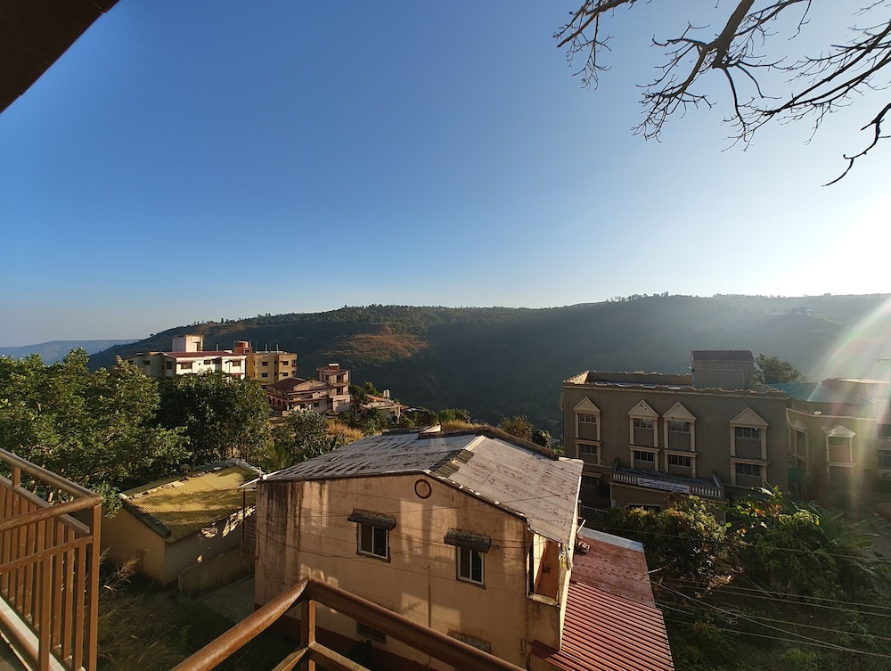 Divine Boutique Hotel Panchgani 19/24