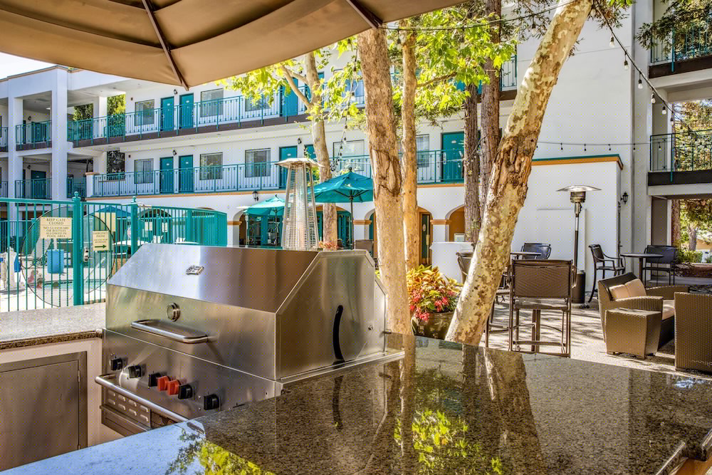 Quality Suites Downtown San Luis Obispo CA 48/58