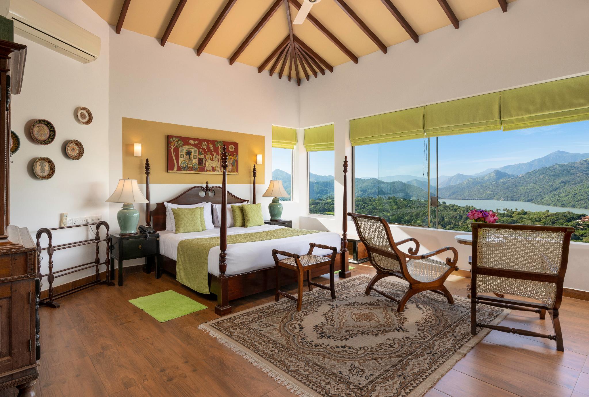 Suite, King Bed, Mountain View