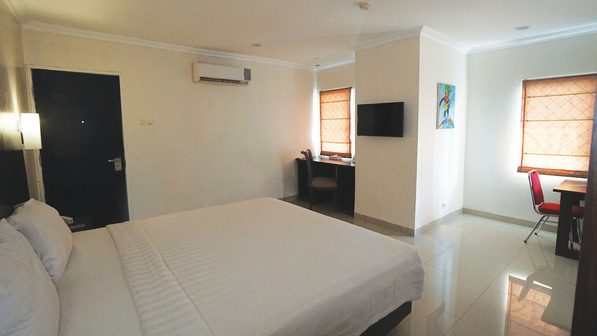 EXECUTIVE, RESIDENCE
