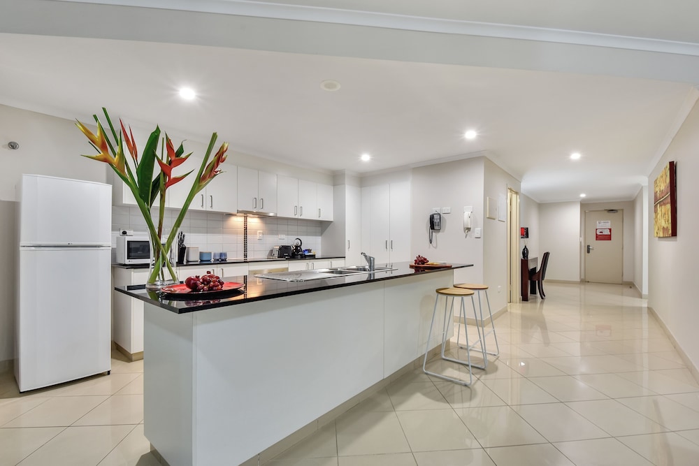 Argus Apartments Darwin 11/68