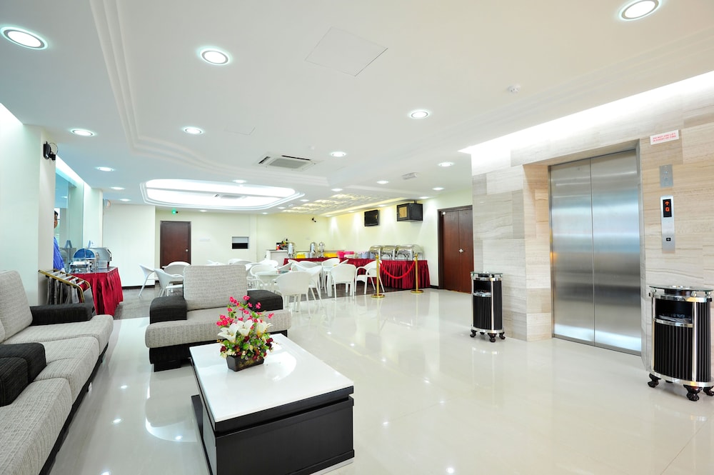 Hallmark View Hotel 39/56