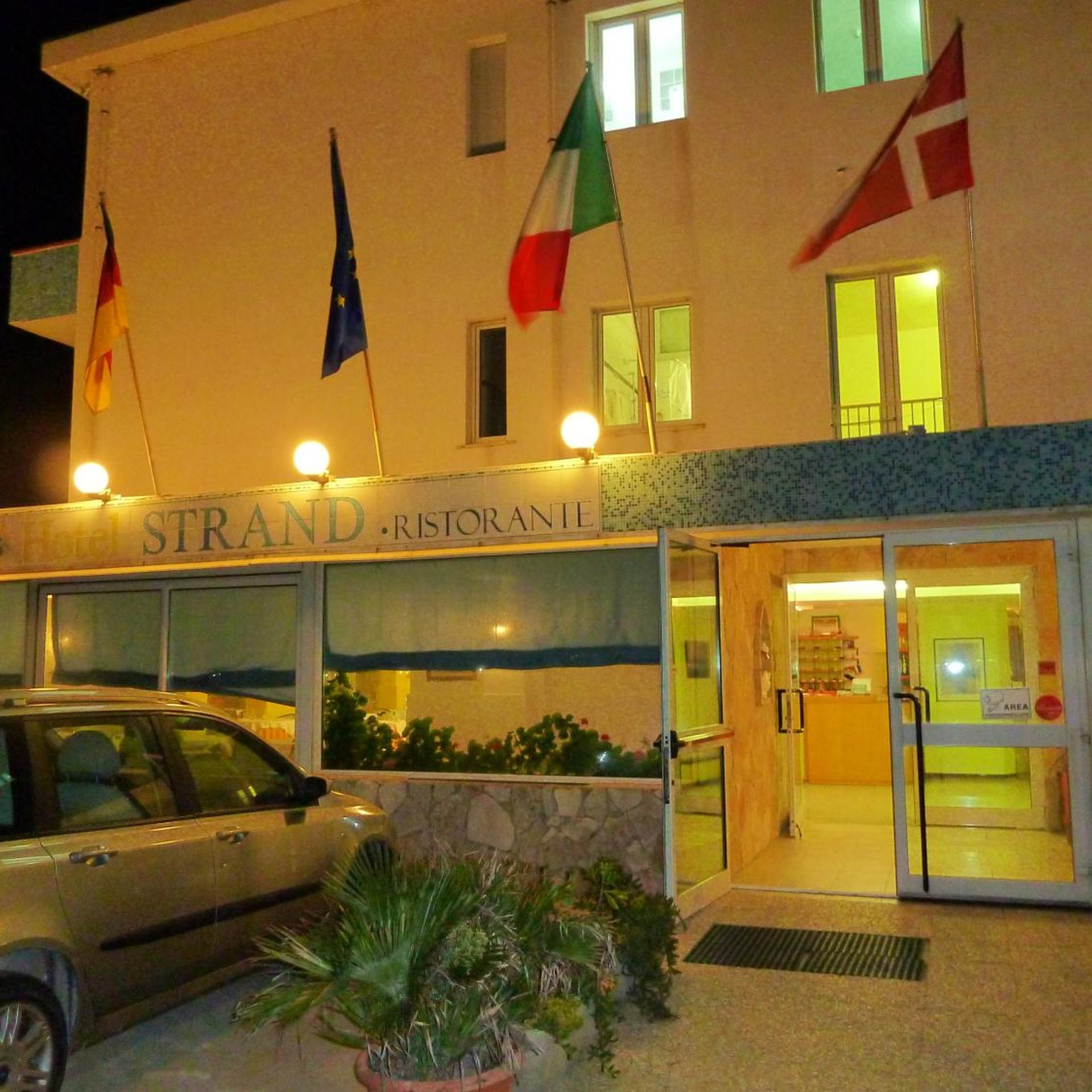 Strand Hotel 2/36
