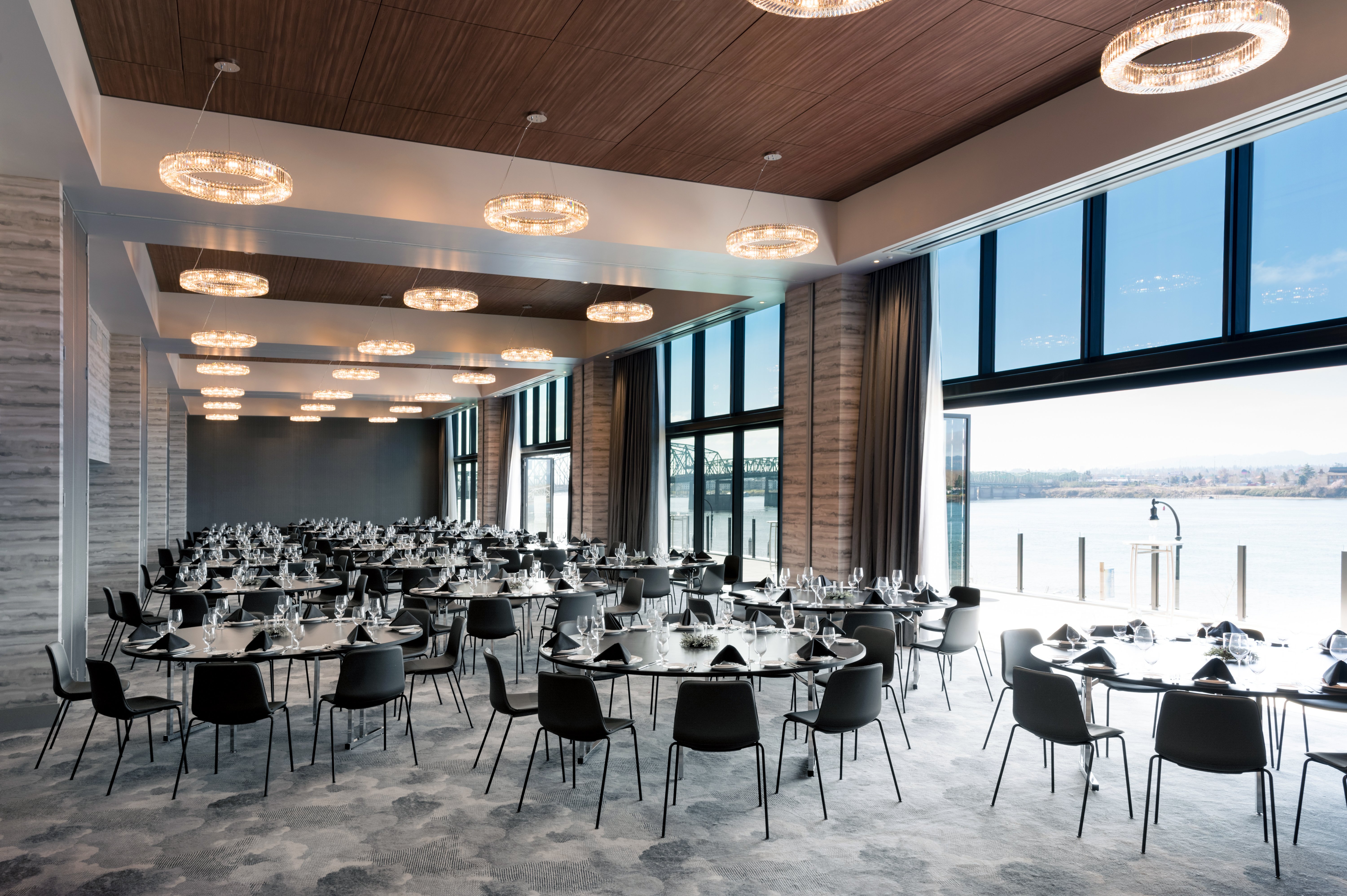Indigo Vancouver Dwtn Portland Area 56/69