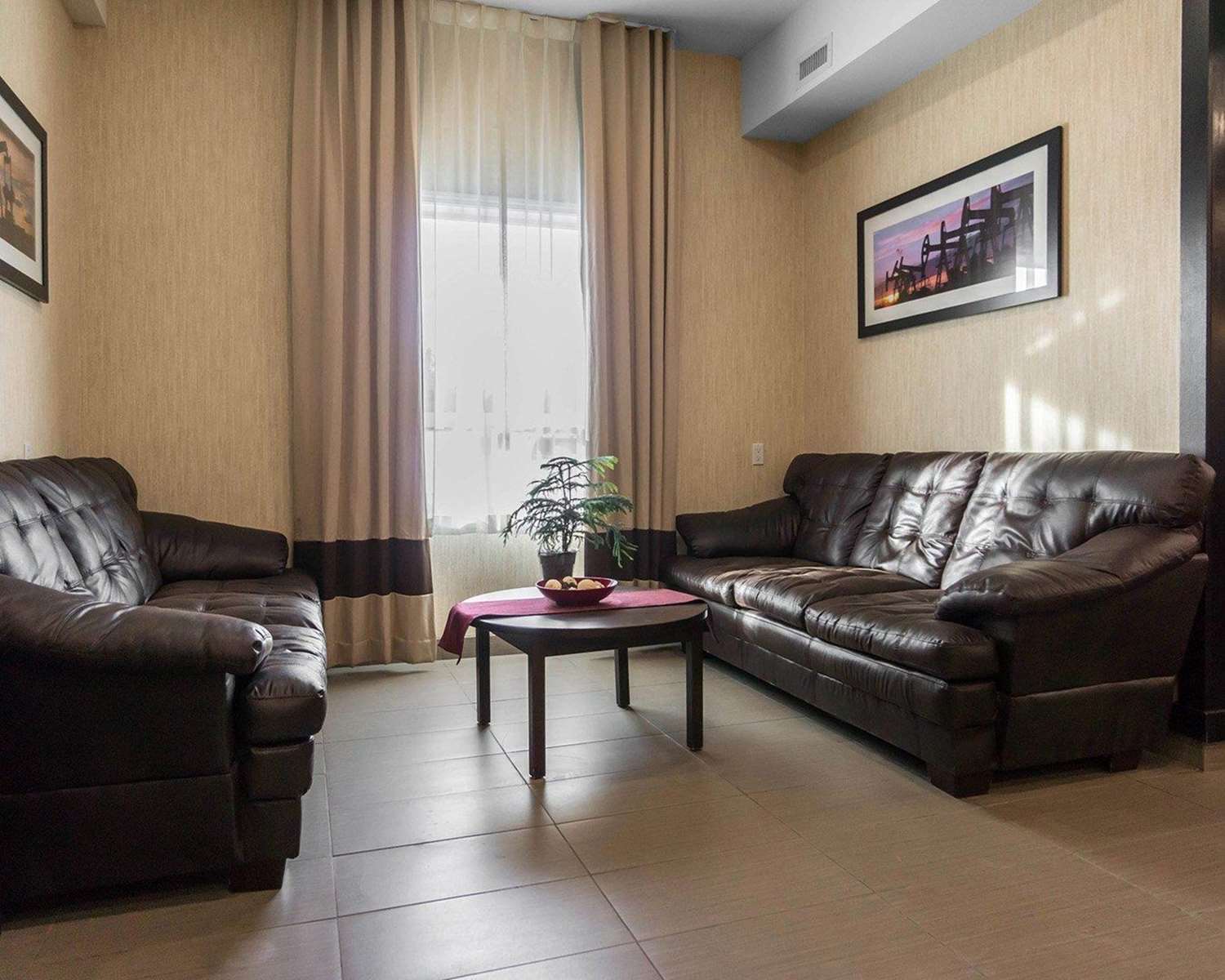 Comfort Inn & Suites Fox Creek 7/20