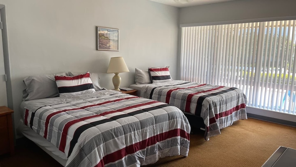 Avalon Resort 18/76